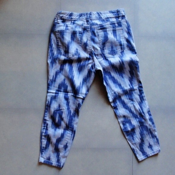 Aztec Boho Capris Skinny Sz 8 P - Picture 3 of 4